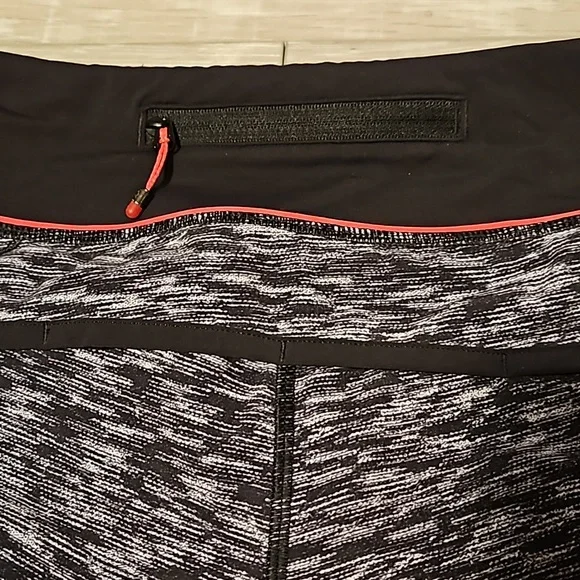 🐰Lululemon Speed Short in Dramatic Static - Picture 10 of 15